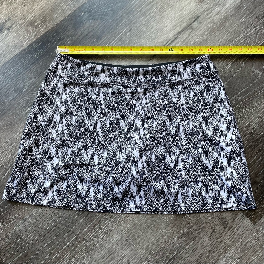 Tranquility by  Colorado Clothing Black and White Skort, Women’s Size Large